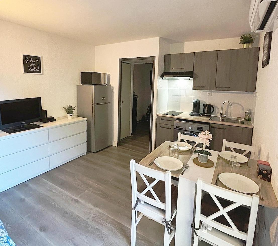 Charmant Studio Climatise 24 M2 Terrasse A 100M De La Plage Saint-Mandrier-sur-Mer Exteriör bild