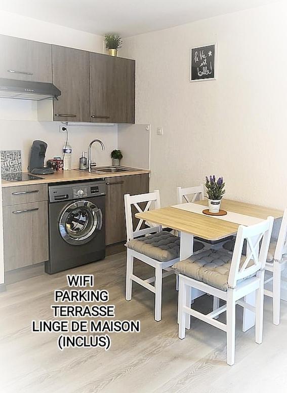 Charmant Studio Climatise 24 M2 Terrasse A 100M De La Plage Saint-Mandrier-sur-Mer Exteriör bild